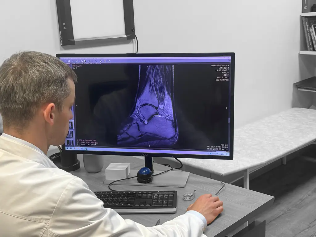 Врач ортопед в Москве