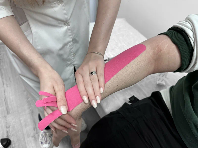 Фотогалерея: Тейпирование - клиника SMART RECOVERY